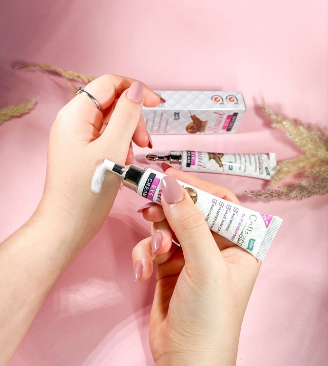 کرم دور چشم کلاژن 4 کاره حلزون Collagen snail