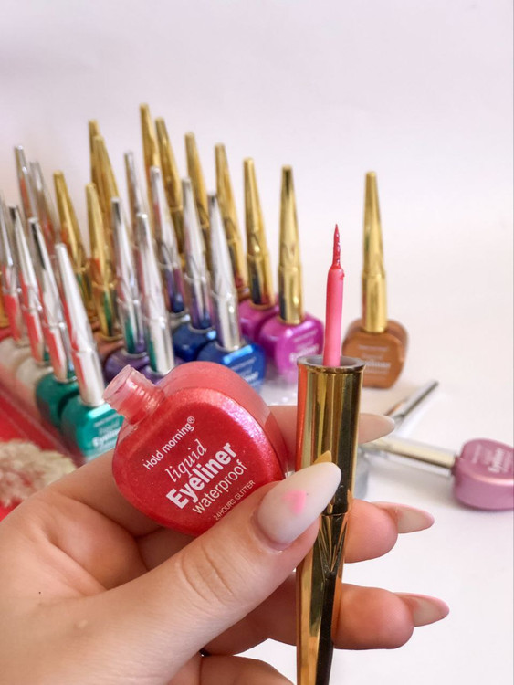 خط چشم رنگی هلد مورنینگ