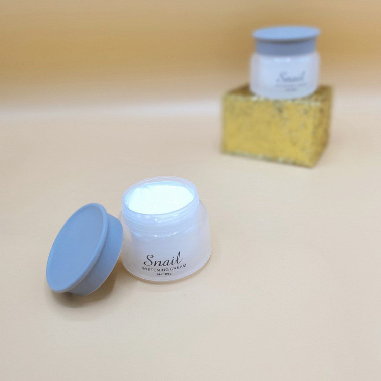 کرم حلزون کلاژن ساز پوست کاسه ای Collagen Snail