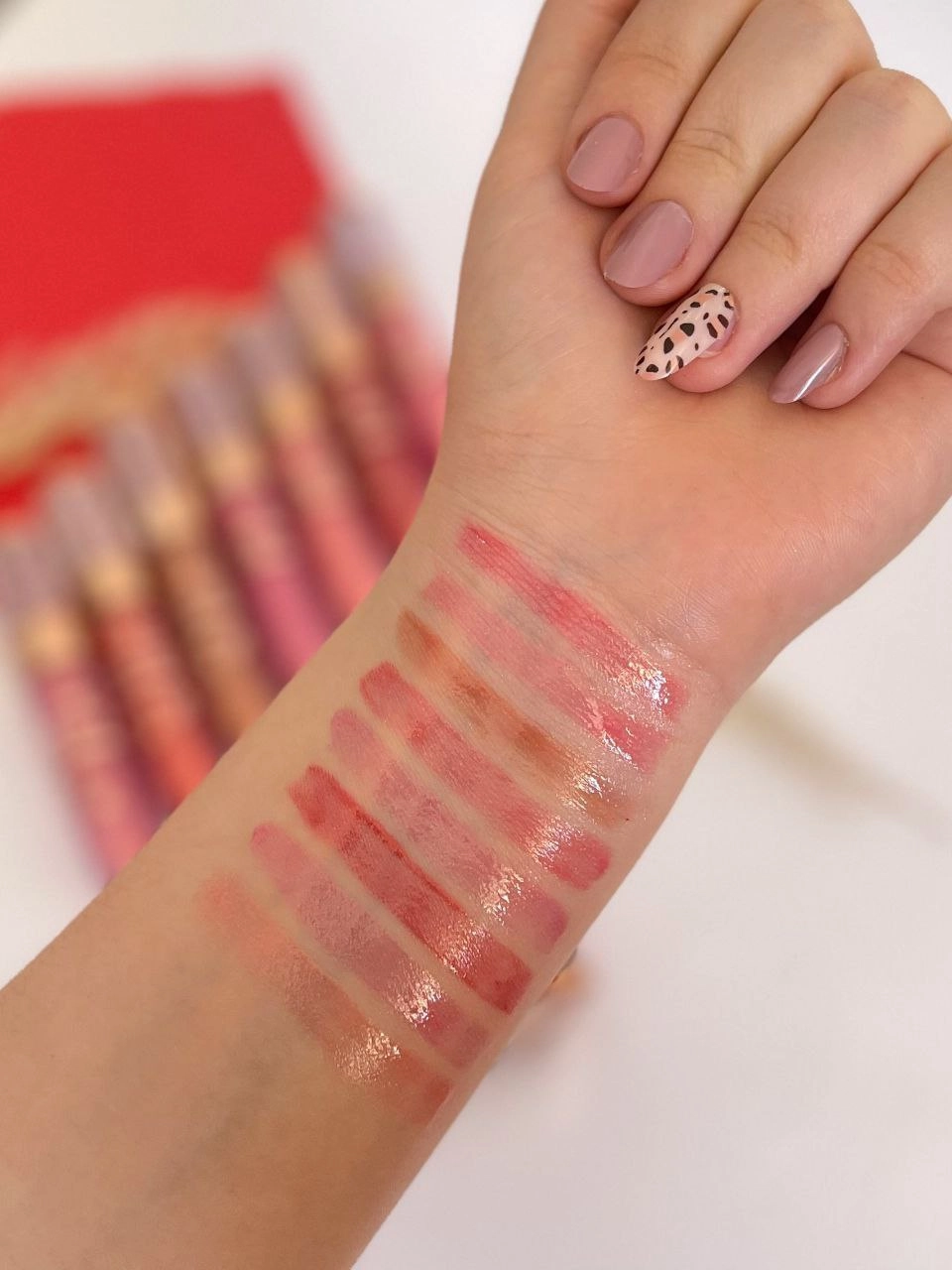 رژلب مایع شاین دار میس بتی