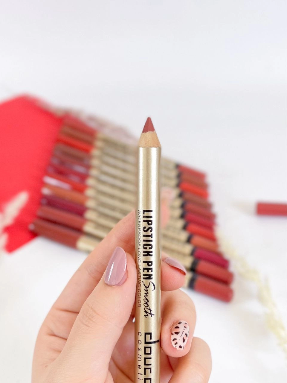 رژلب مدادی بدون تراش دووسه