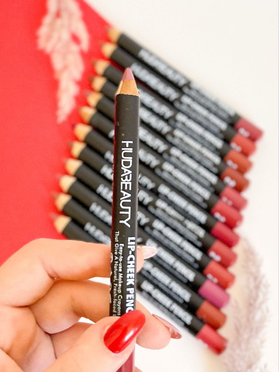 استند رژمدادی هدی بیوتی