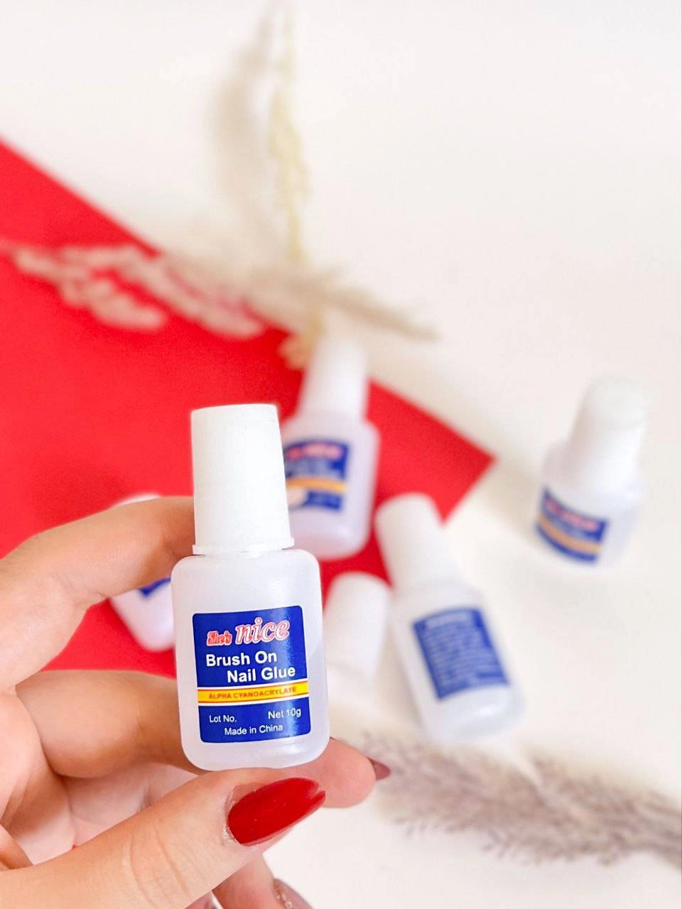 چسب ناخن لاکی ۱۰ گرمی نایس