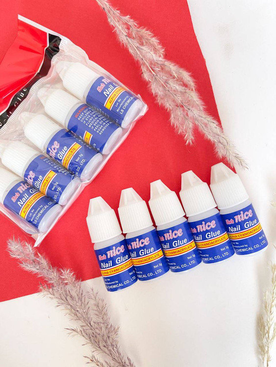 چسپ ناخن لاکی 5 گرمی نایس