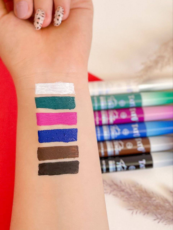 خط چشم ماژیکی رنگی