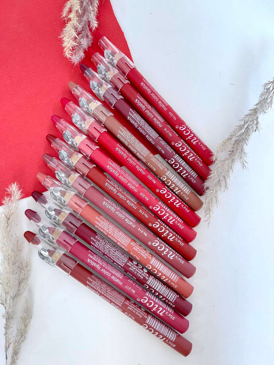 رژلب مدادی تراش دار نایس