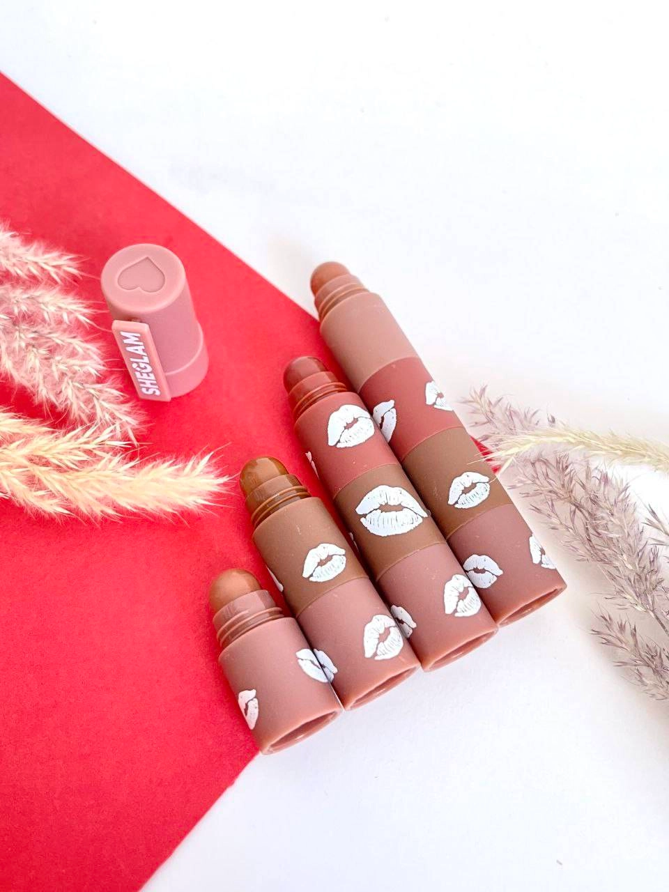 رژلب فشنگی و طبقه ای شیگلم Sheglam