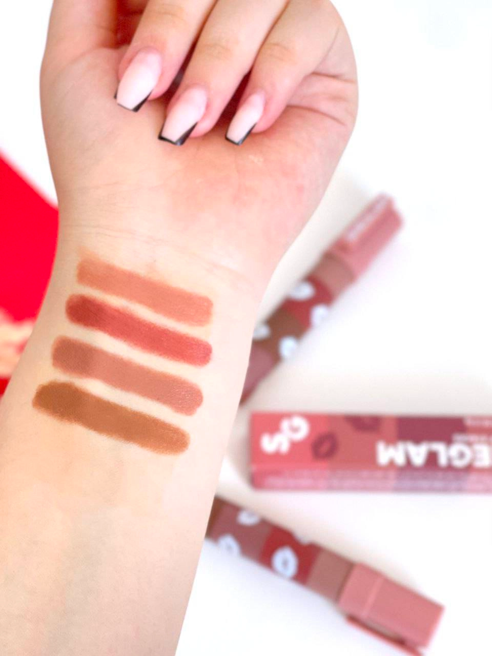 رژلب فشنگی و طبقه ای شیگلم Sheglam