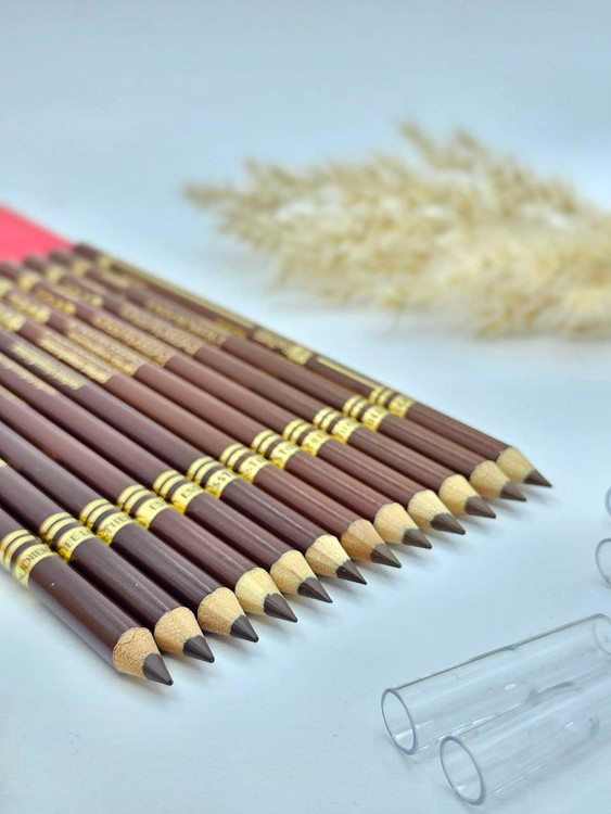 مداد ابرو با کیفیت استی لودر