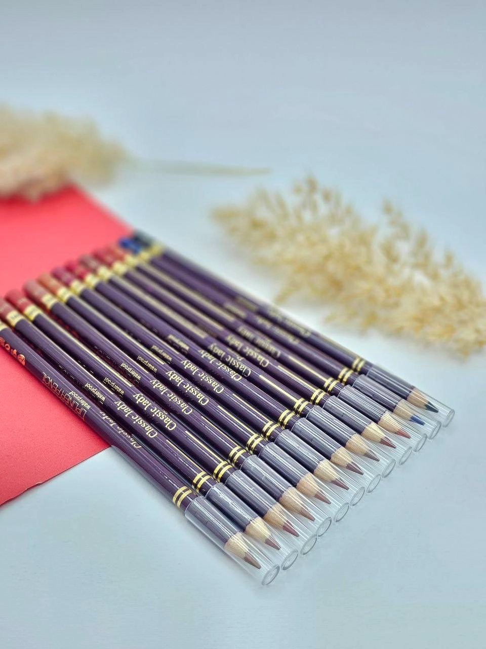 خط لب با کیفیت سایز بزرگ لیدی پور سری A