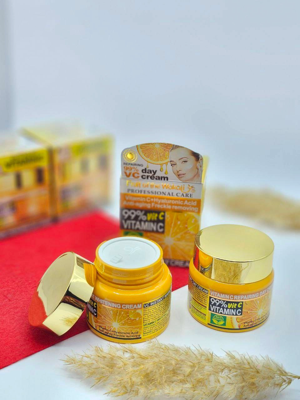 کرم سفید کننده و روشن کننده ویتامین سی وکالی