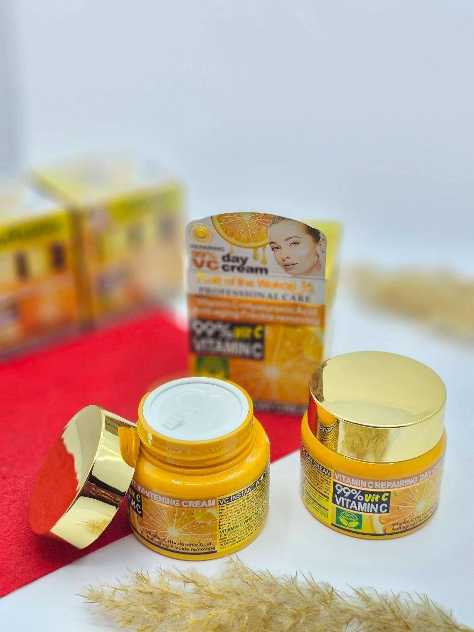 کرم سفید کننده و روشن کننده ویتامین سی وکالی