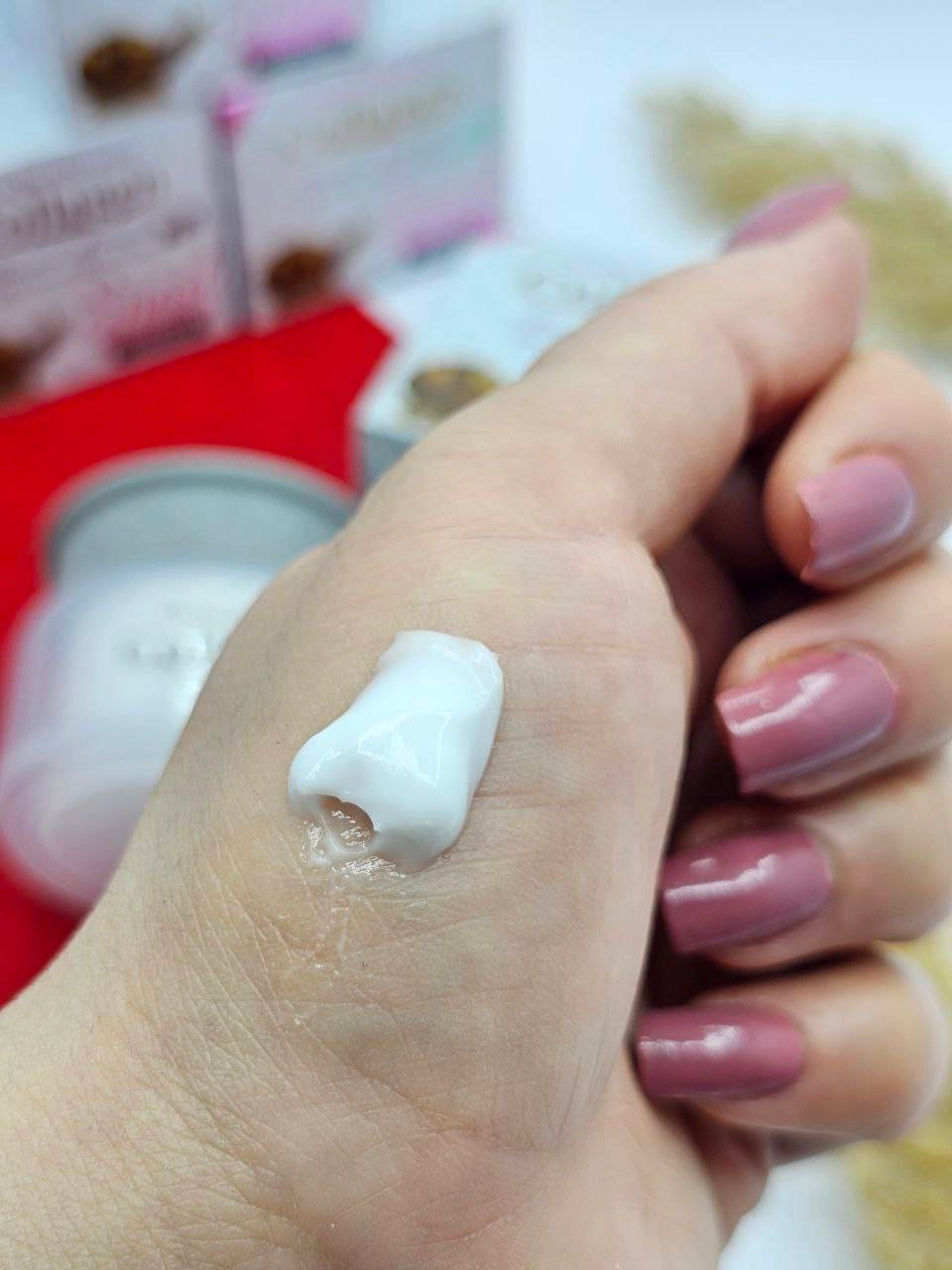 کرم کلاژن ساز پوست کاسه ای حلزون