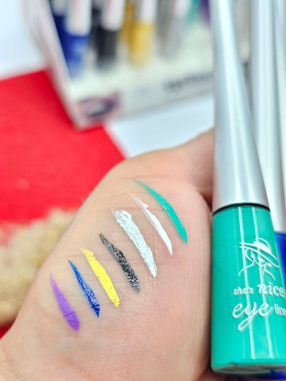 خط چشم مایع رنگی نایس فرانسه