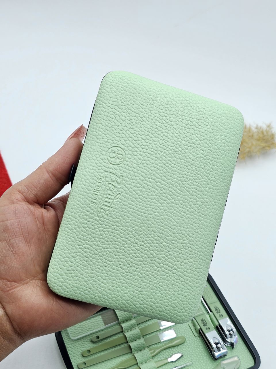 ست مانیکور ۱۸ تیکه چرم حرفه ای