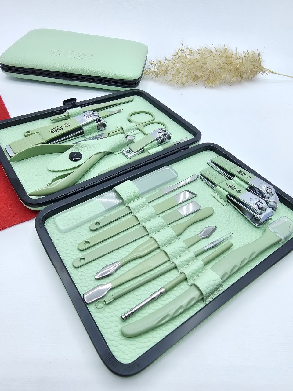 ست مانیکور ۱۸ تیکه چرم حرفه ای