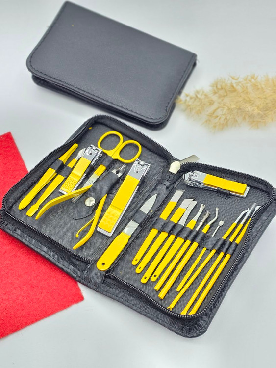 ست مانیکور 18 تیکه چرم