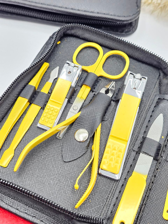 ست مانیکور 18 تیکه چرم