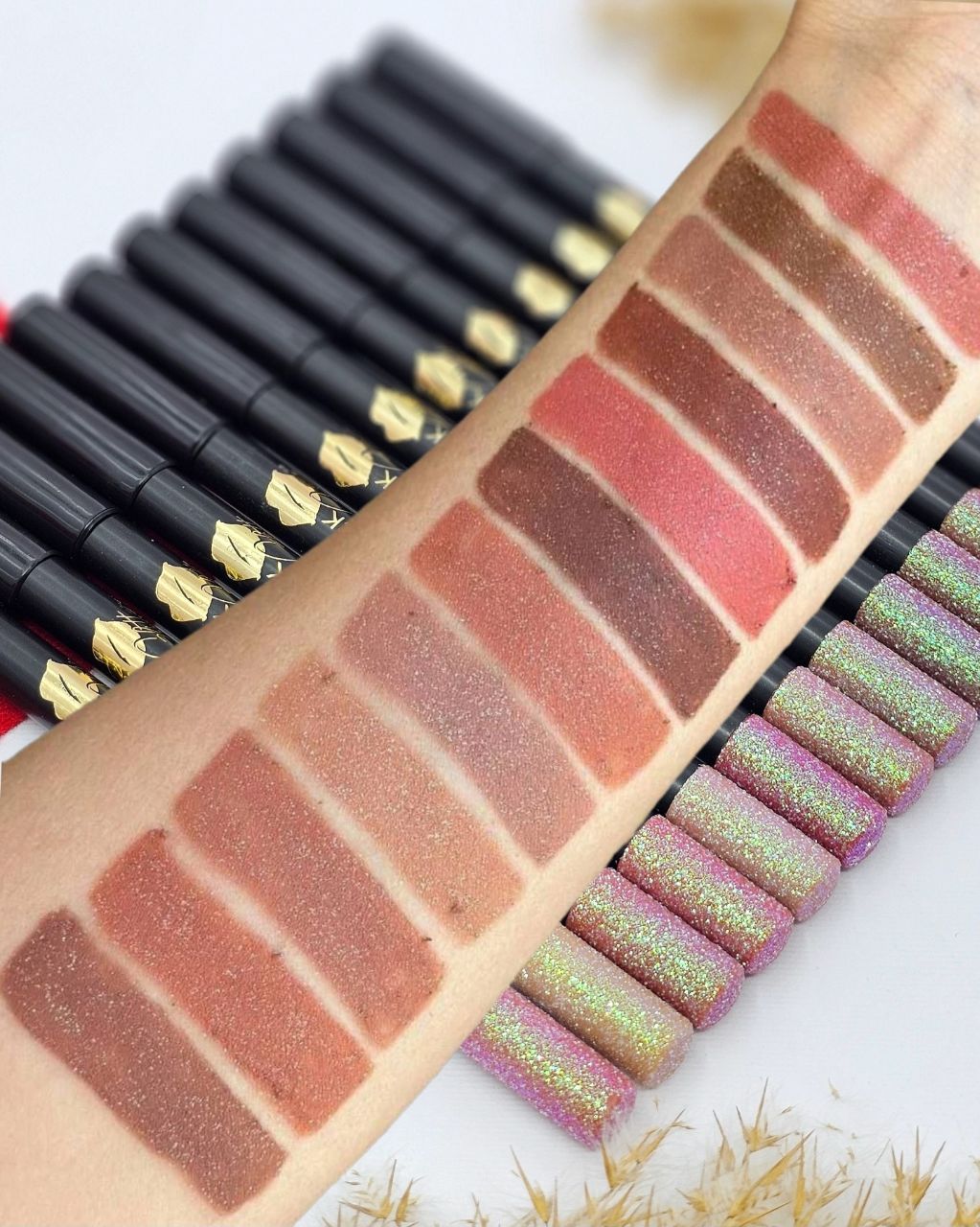 رژلب مدادی شاین دار نایس