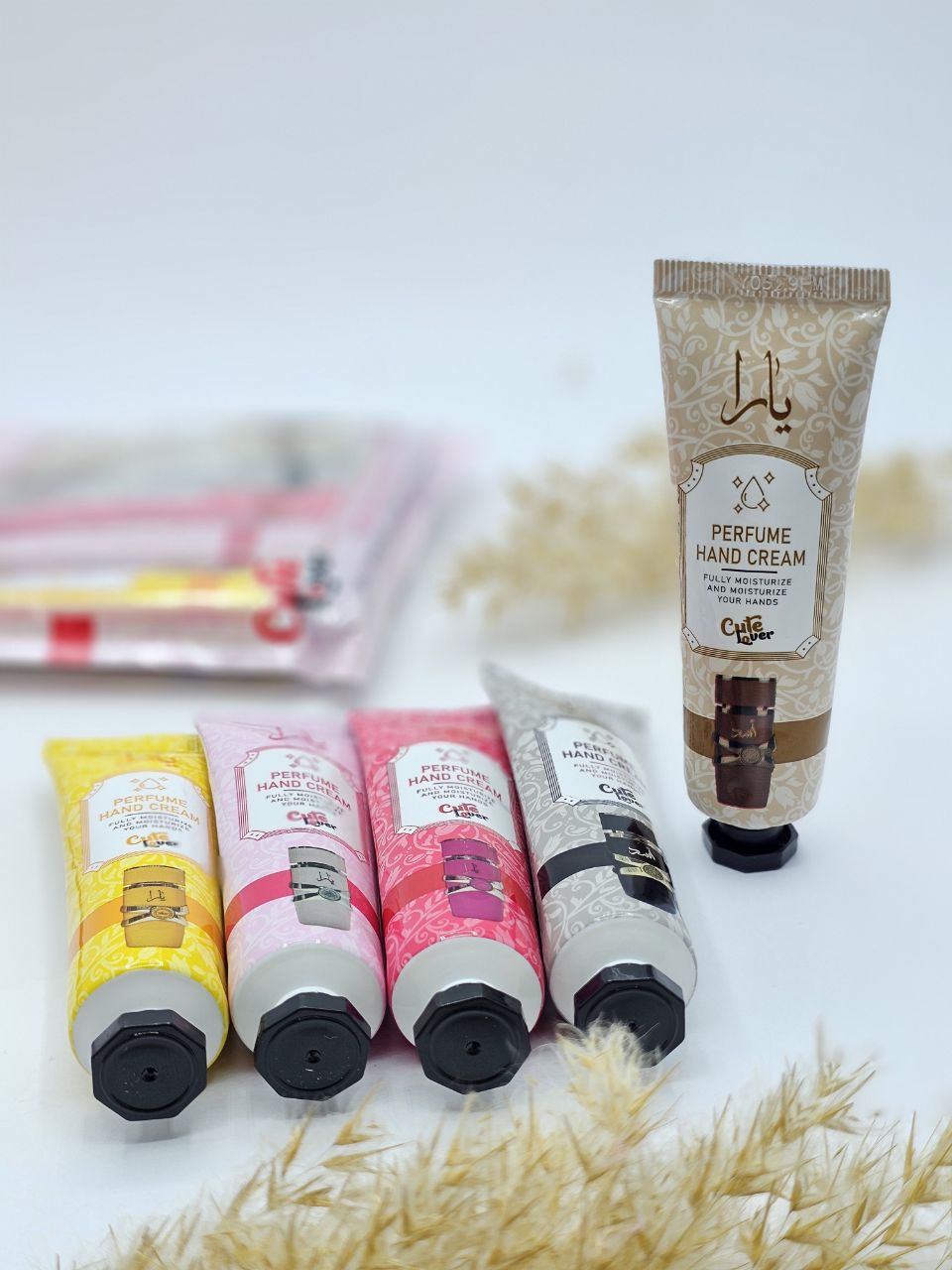 کرم آبرسان و مرطوب کننده دست یارا