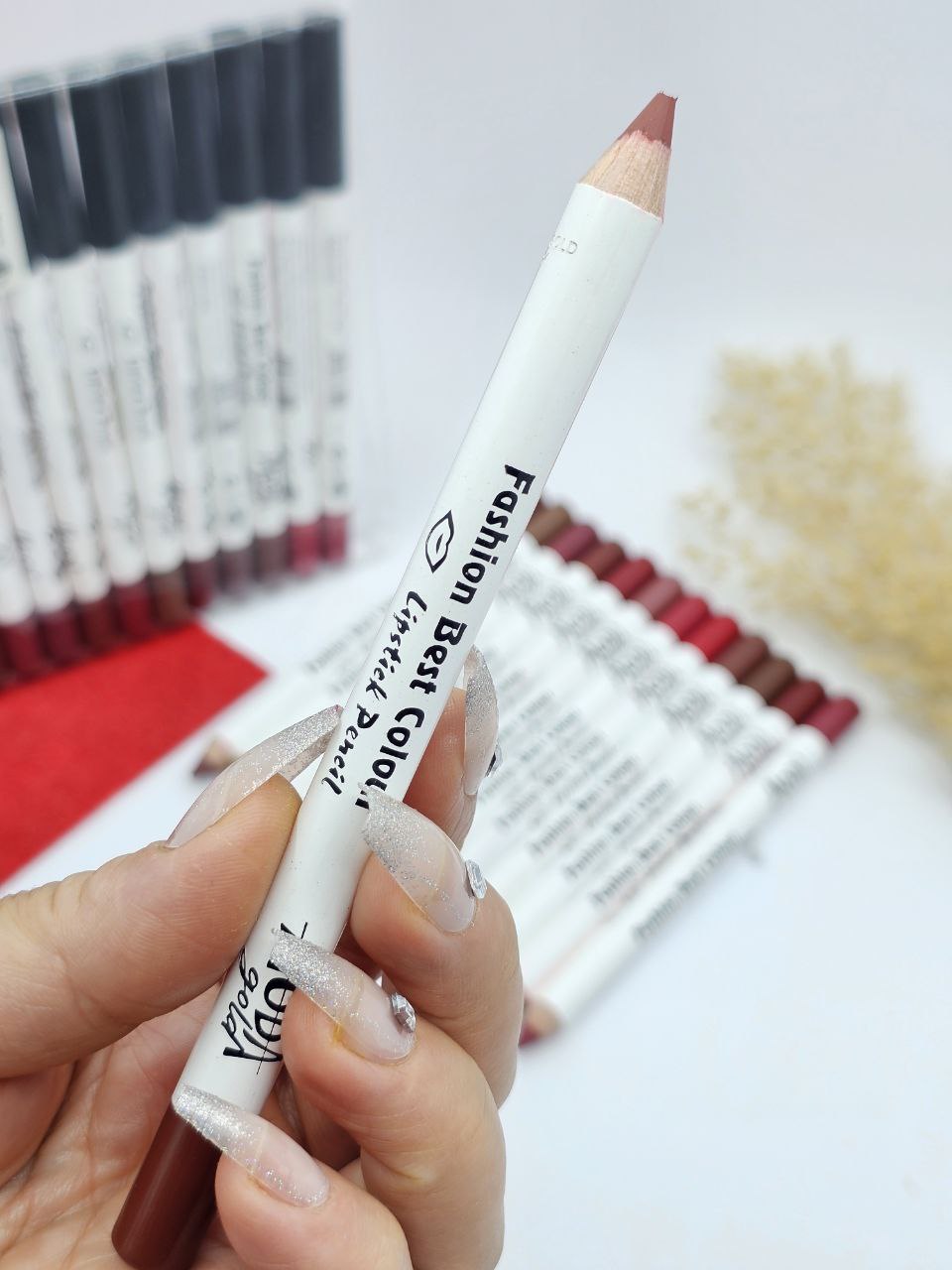 رژلب مدادی نرم و مخملی برند مُدا