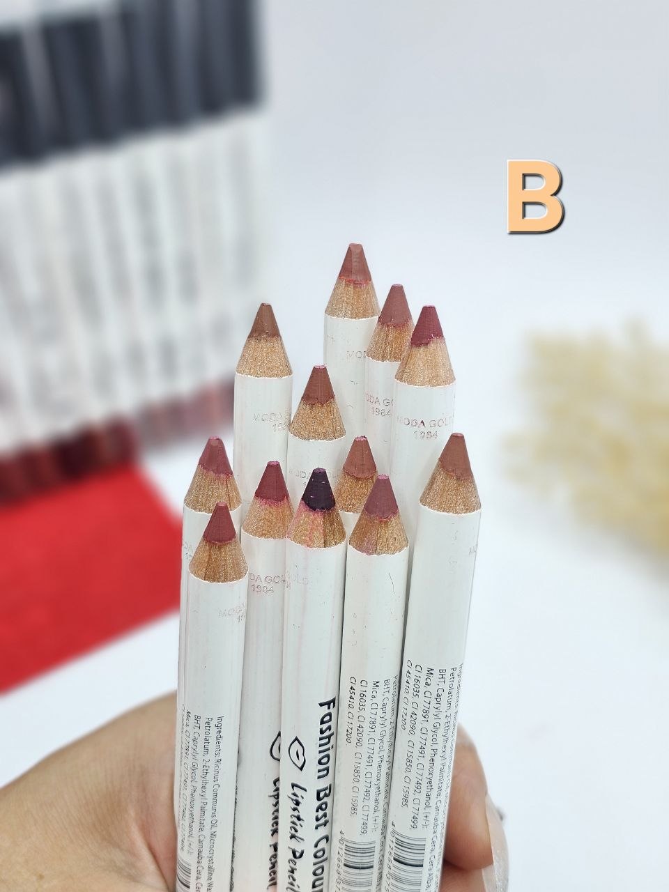 رژلب مدادی نرم و مخملی برند مُدا