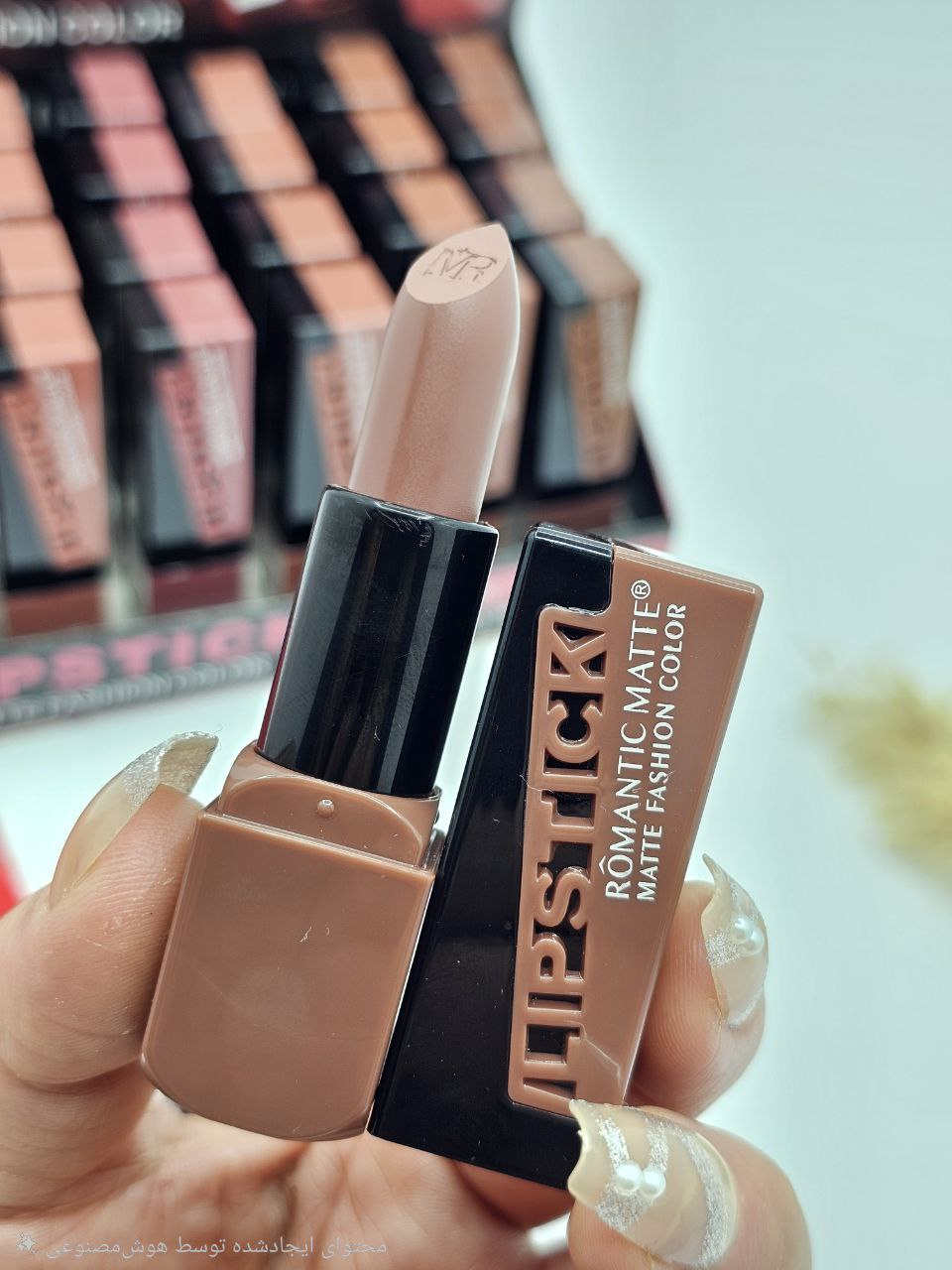 رژلب جامد مخملی رومان