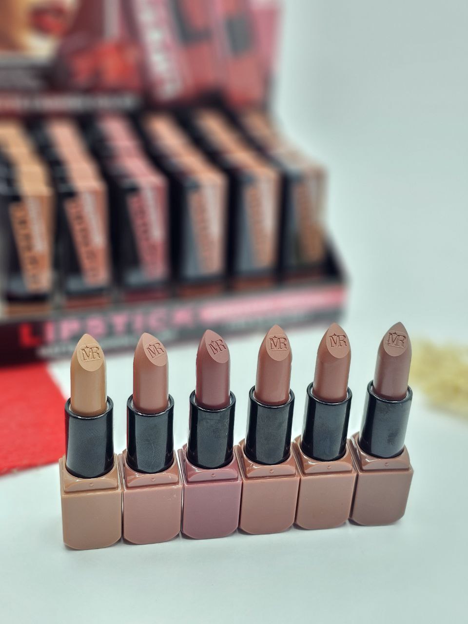 رژلب جامد مخملی رومان