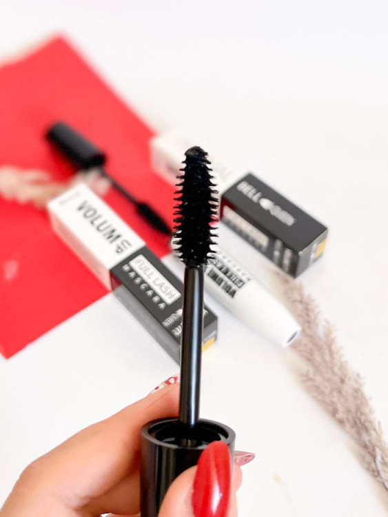 ریمل حجم دهنده فرچه موی بل کویین