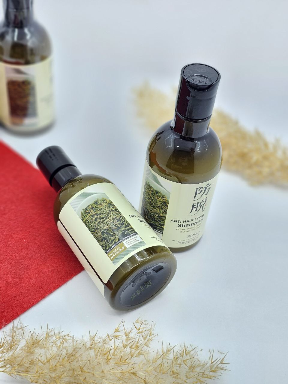 شامپو رزمارری تقویت کننده مو و ضد ریزش