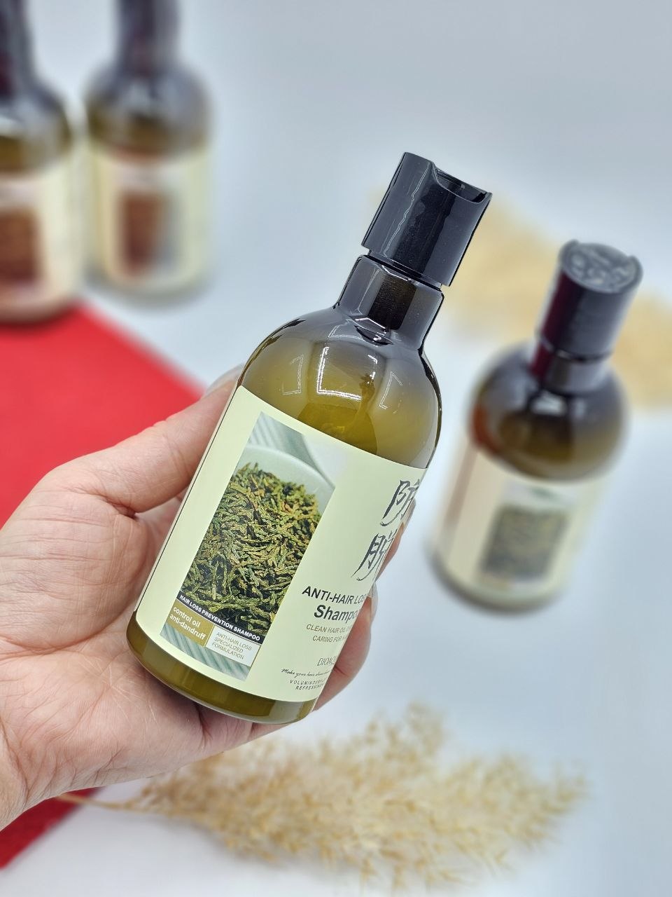 شامپو رزمارری تقویت کننده مو و ضد ریزش