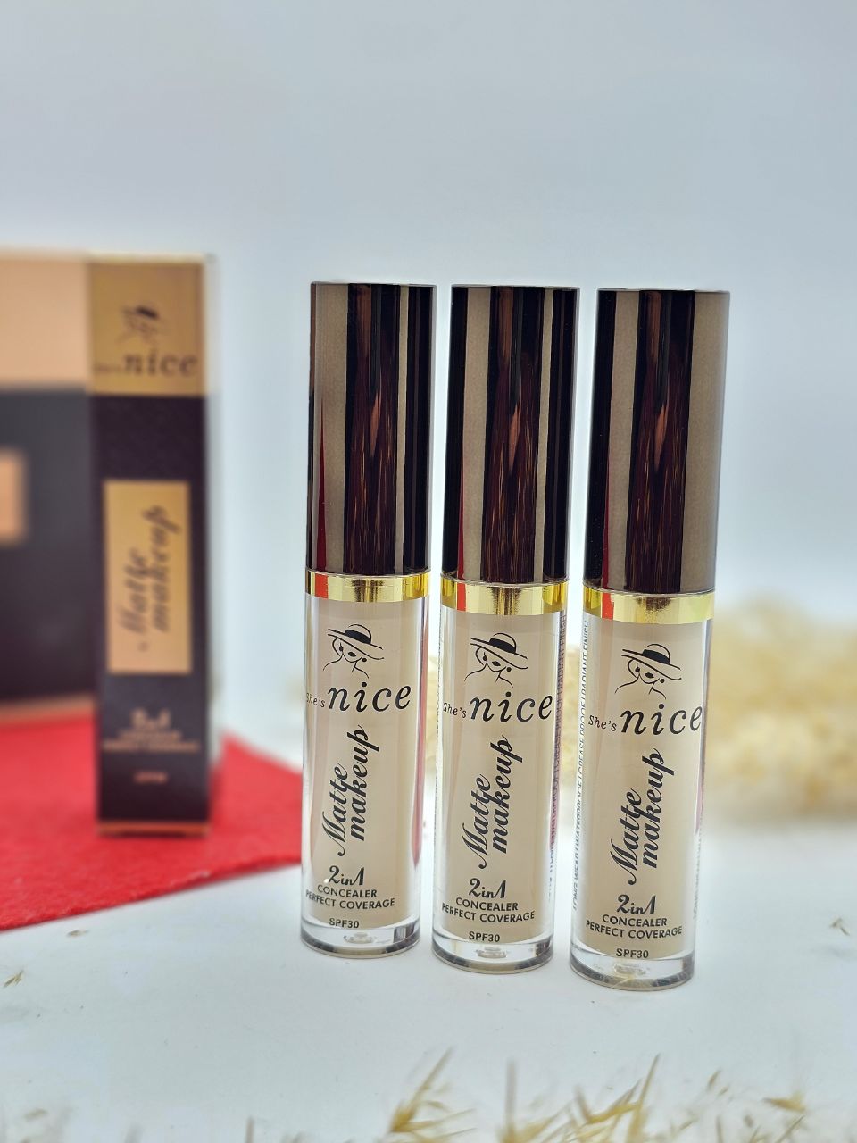 کانسیلر مایع دور چشم نایس فرانسه