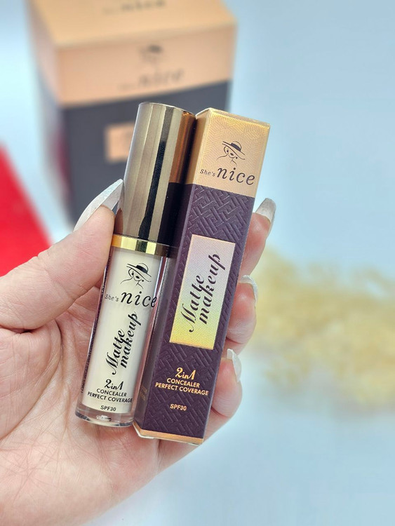 کانسیلر مایع دور چشم نایس فرانسه