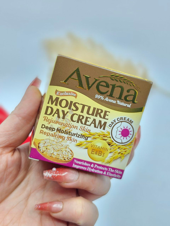 کرم روز روشن کننده پوست صورت آوینا