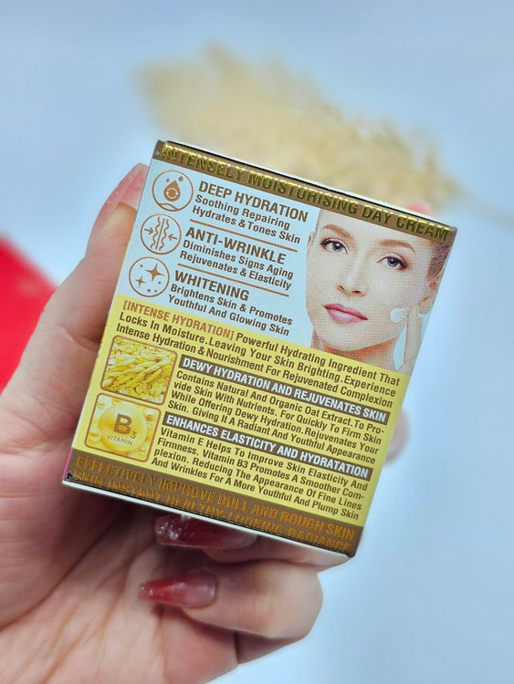 کرم روز روشن کننده پوست صورت آوینا