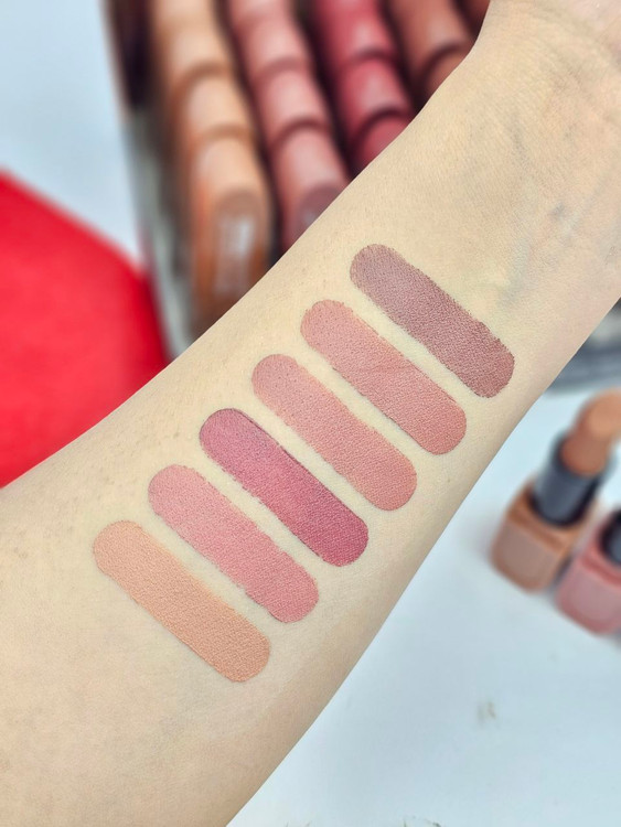 رژلب جامد مخملی تستردار رمانتیک