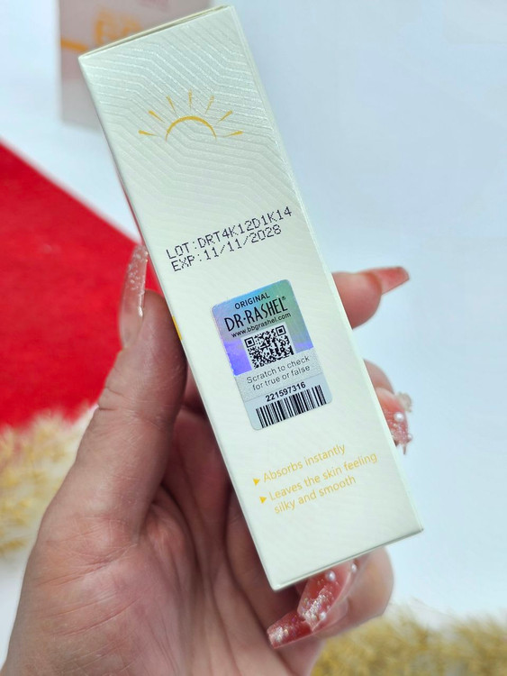 ضد آفتاب بی رنگ SPF 60 با ماندگاری ۲۴ ساعته