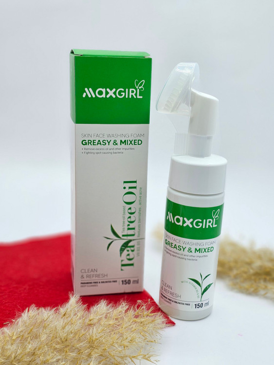 فوم شستشوی براش دار مکس گرل