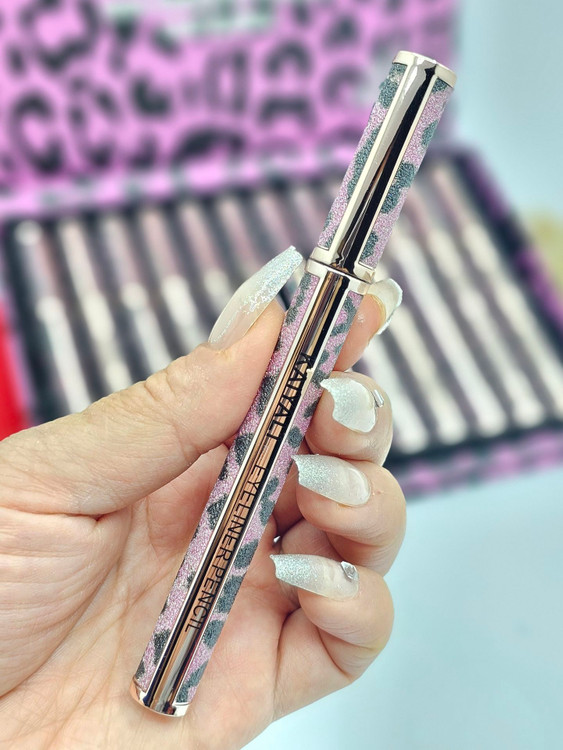 خط چشم ماژیکی سلطنتی کایلی مدل پلنگی