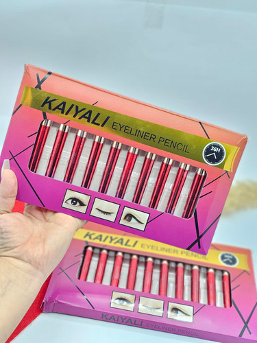 خط چشم ماژیکی پنجه گربه کایلی