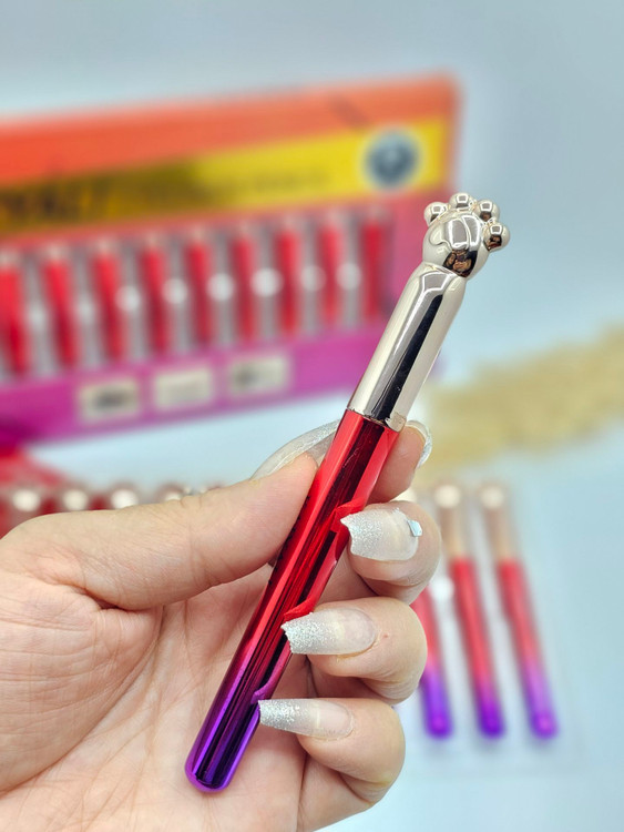 خط چشم ماژیکی پنجه گربه کایلی