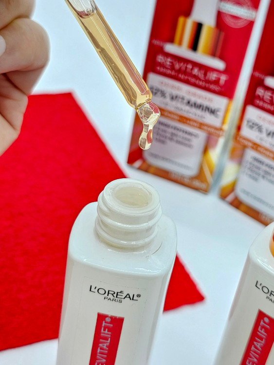 سرم روشنکننده صورت با ۱۲٪ ویتامین C